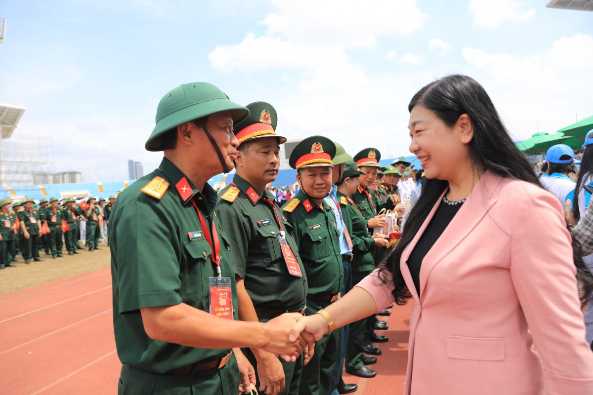 Lãnh đạo Mặt trận thành phố Hà Nội thăm, động viên các khối tham gia diễu hành tại sự kiện A80