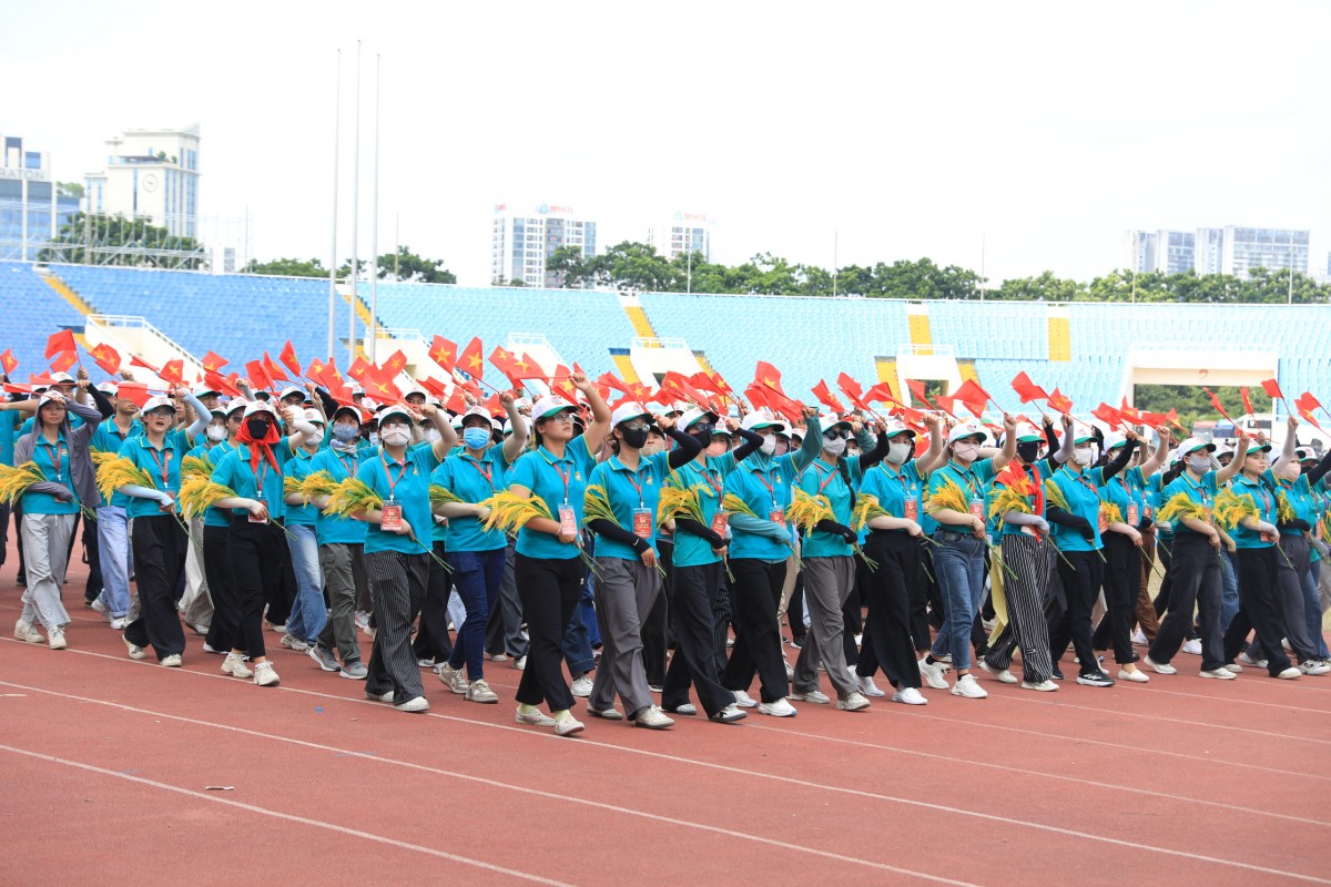 Lãnh đạo Mặt trận thành phố Hà Nội thăm, động viên các khối tham gia diễu hành tại sự kiện A80