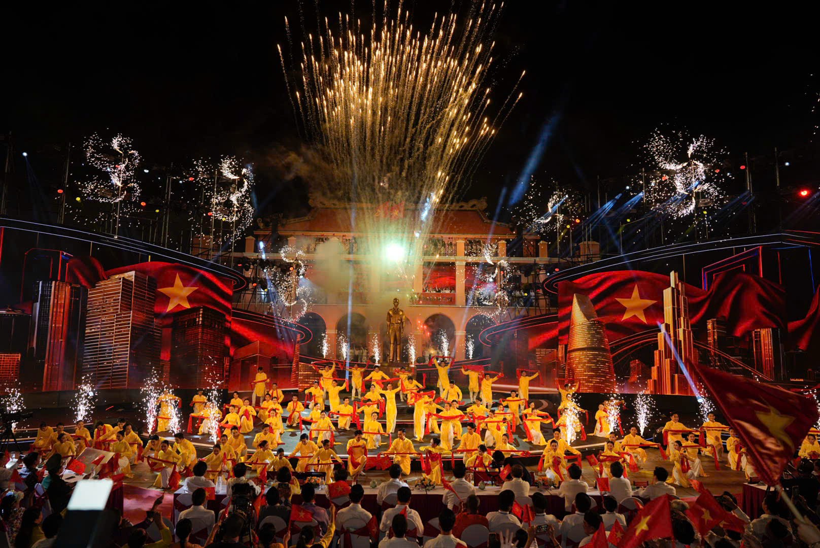 Lãnh đạo Đảng, Nhà nước dự cầu truyền hình đặc biệt “Thời cơ vàng”