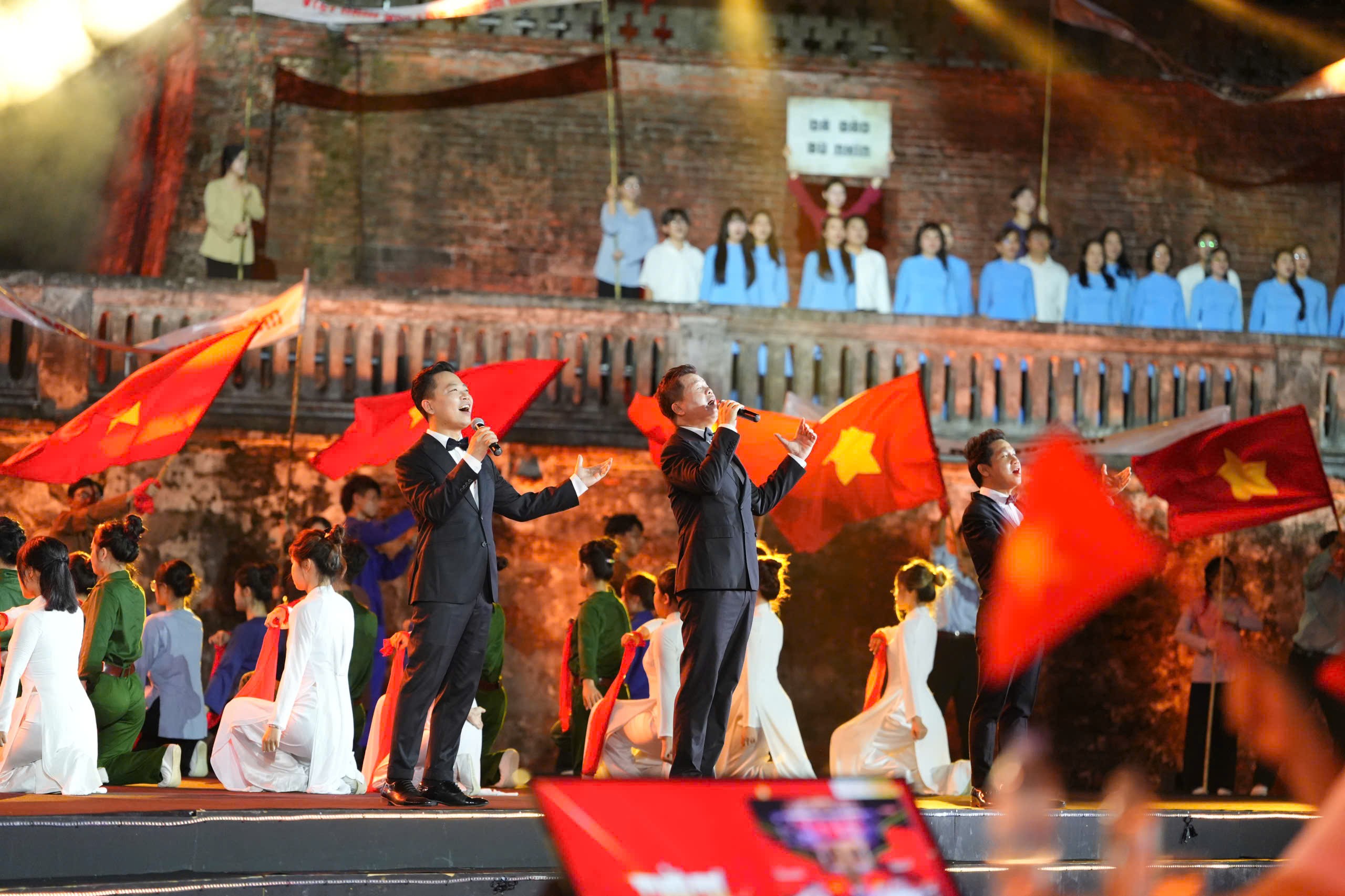 Lãnh đạo Đảng, Nhà nước dự cầu truyền hình đặc biệt “Thời cơ vàng”