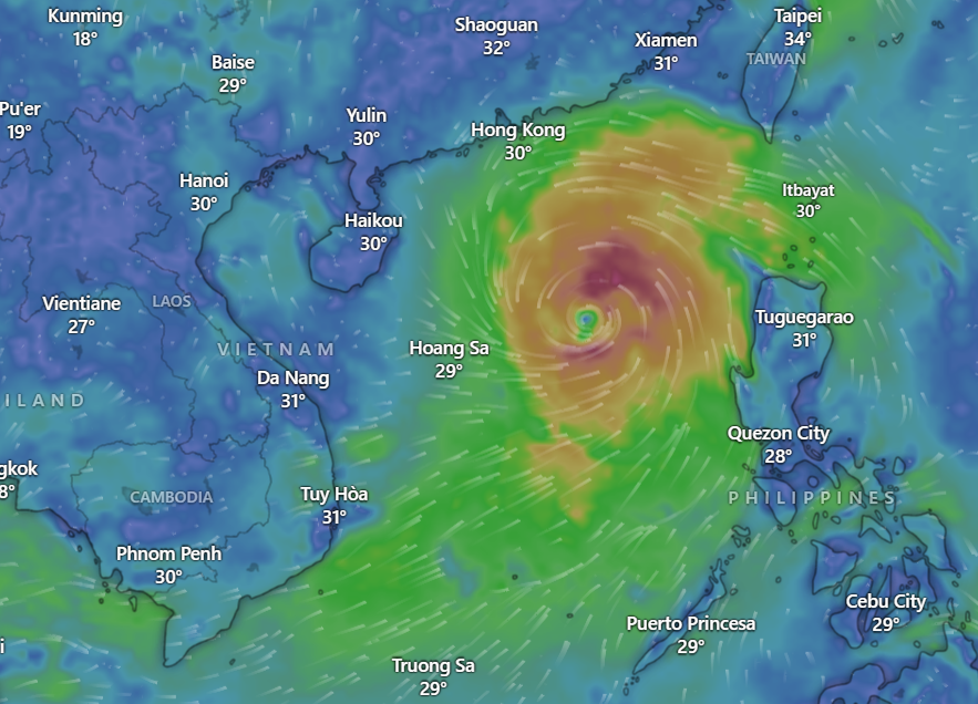 Tin bão mới nhất: Bão số 5 (Kajiki) đang mạnh lên, hướng vào các tỉnh miền Trung, gây mưa lớn
