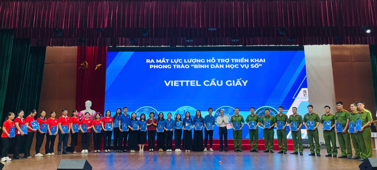 Cầu Giấy: Phát động Tuần lễ thi đua cao điểm và hưởng ứng phong trào “Bình dân học vụ số”