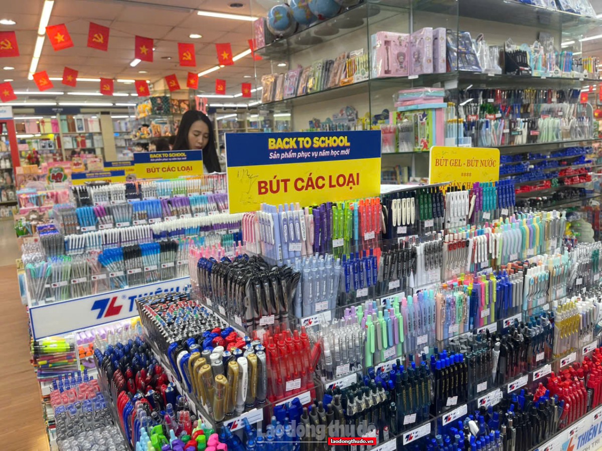 Hà Nội: Thị trường sách, đồ dùng học tập sôi động trước thềm năm học mới