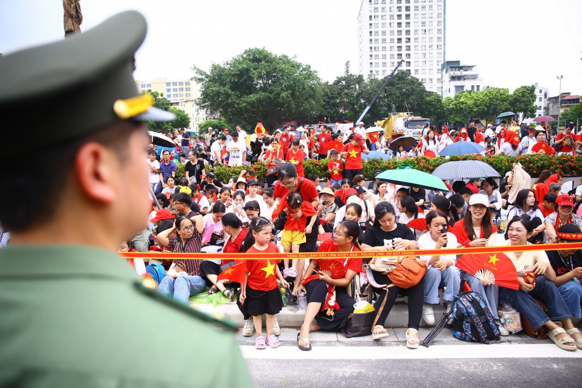 Những điểm gửi xe Công an Hà Nội nỗ lực đảm bảo an ninh, an toàn cho buổi hợp luyện diễu binh, diễu hành lần 2