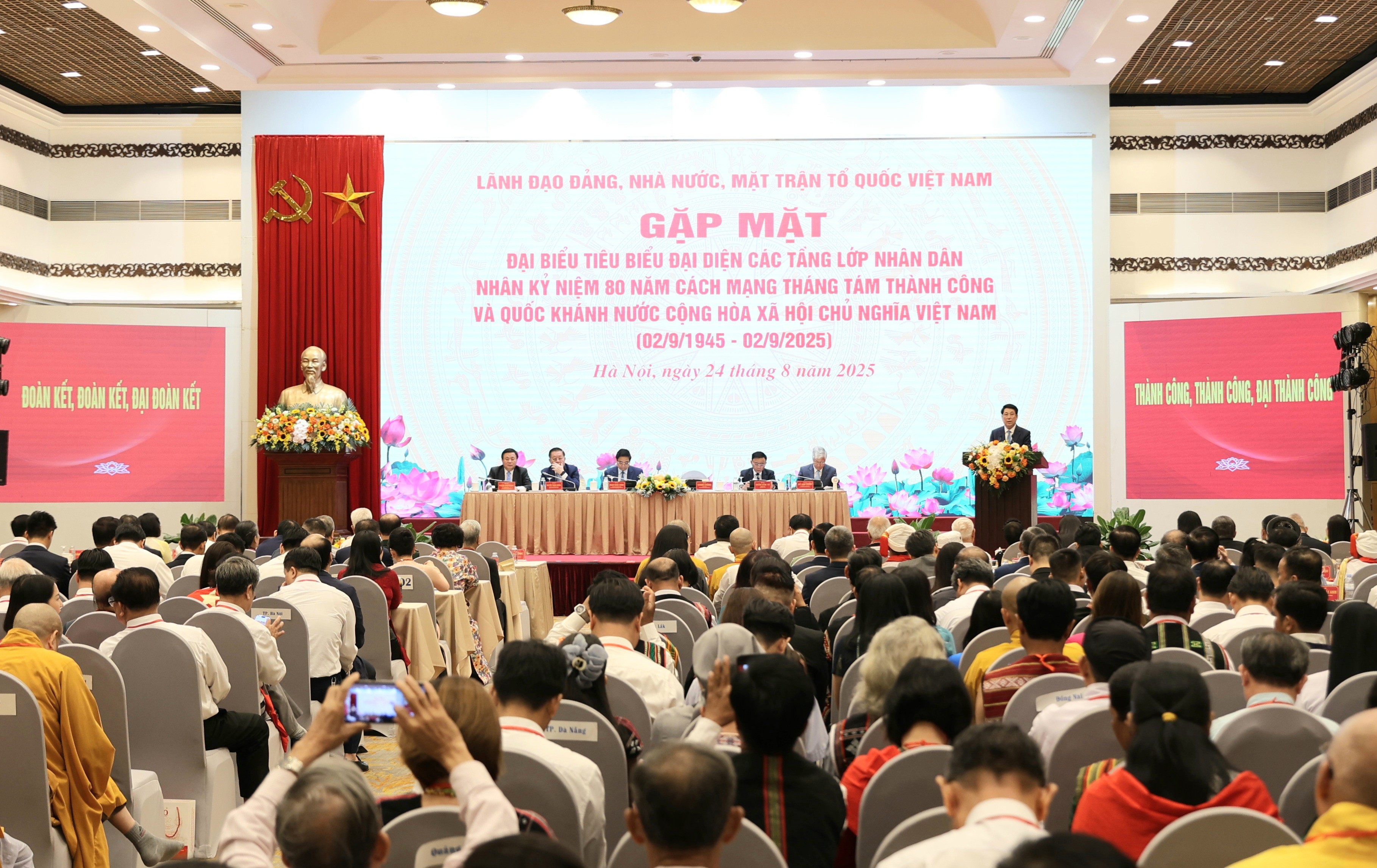 Chủ tịch nước Lương Cường: Mỗi thắng lợi của dân tộc đều bắt nguồn từ sức mạnh đại đoàn kết