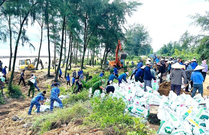 Nghệ An, Hà Tĩnh huy động tổng lực phòng, chống bão số 5