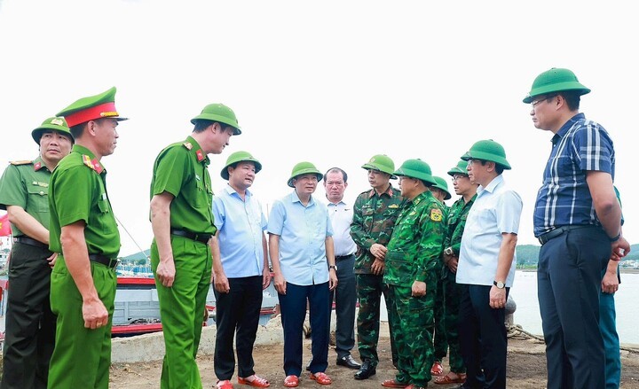 Nghệ An, Hà Tĩnh huy động tổng lực phòng, chống bão số 5