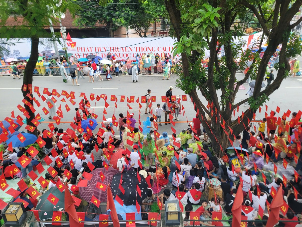 Công an Hà Nội nỗ lực đảm bảo an ninh trật tự, an toàn giao thông buổi hợp luyện diễu binh lần 2 Công an Hà Nội nỗ lực đảm bảo an ninh, an toàn cho buổi hợp luyện diễu binh, diễu hành lần 2