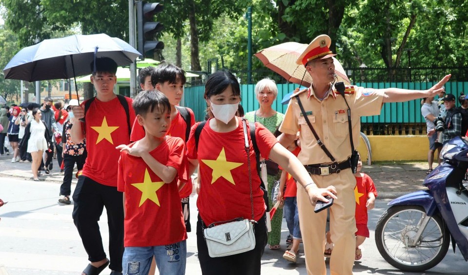 Công an Hà Nội nỗ lực đảm bảo an ninh, an toàn cho buổi hợp luyện diễu binh, diễu hành lần 2