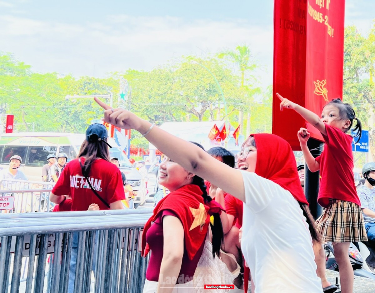 Hàng vạn người