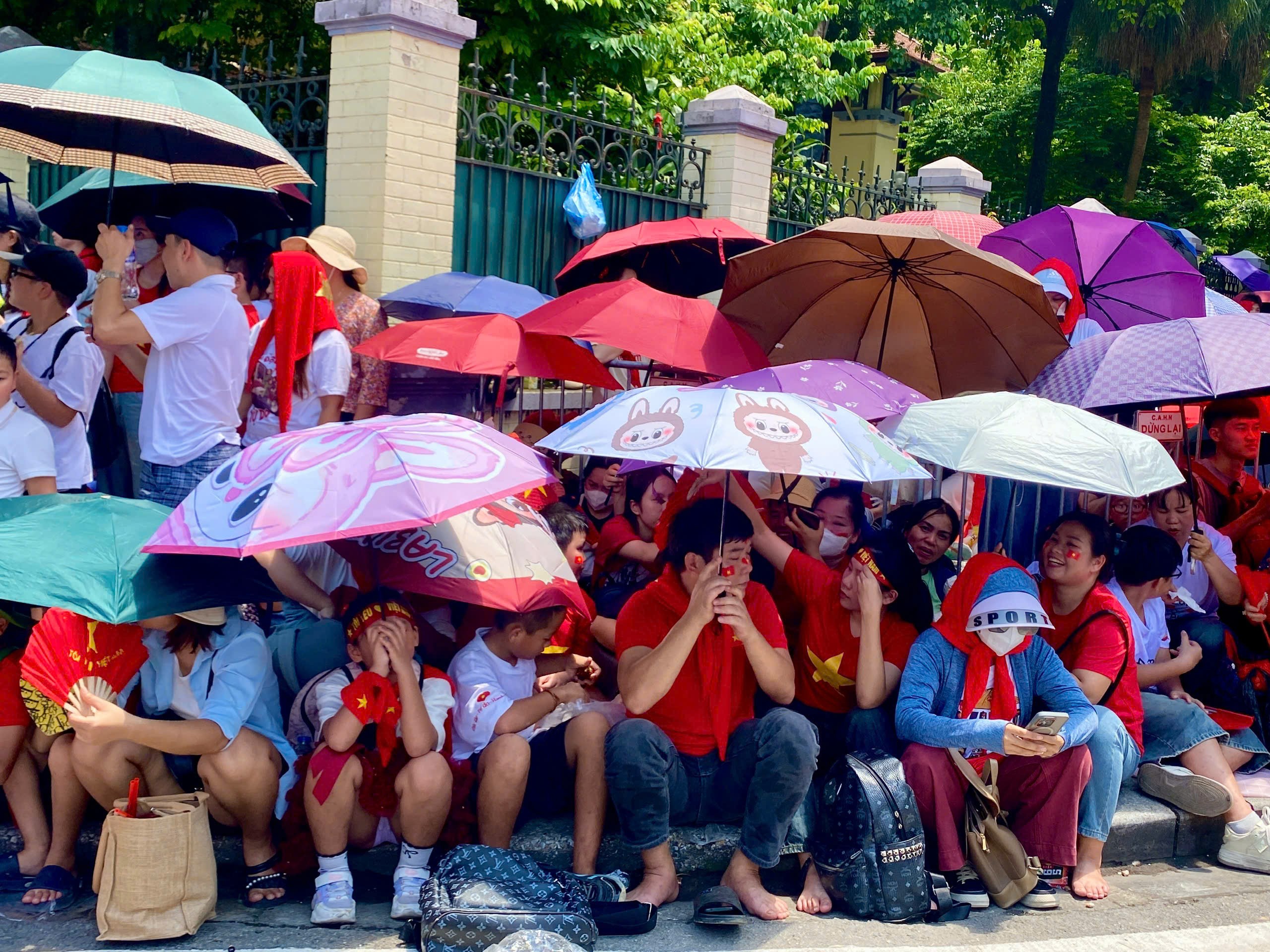 Hà Nội rộn ràng trước giờ tổng hợp luyện diễu binh, diễu hành lần 2 Hà Nội rộn ràng trước giờ tổng hợp luyện diễu binh diễu hành lần 2