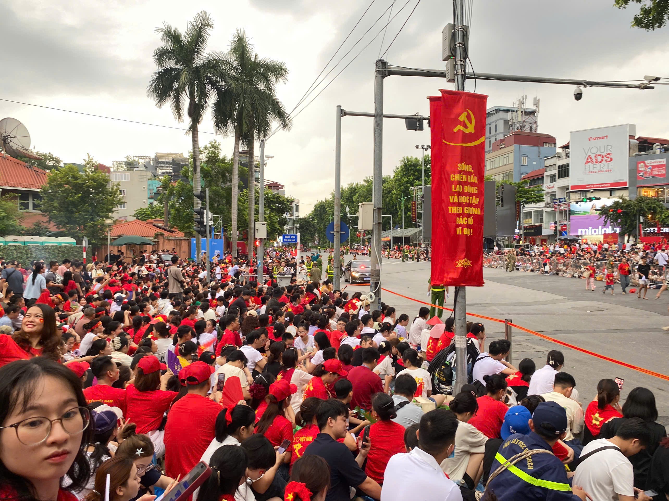 Hà Nội rộn ràng trước giờ tổng hợp luyện diễu binh diễu hành lần 2