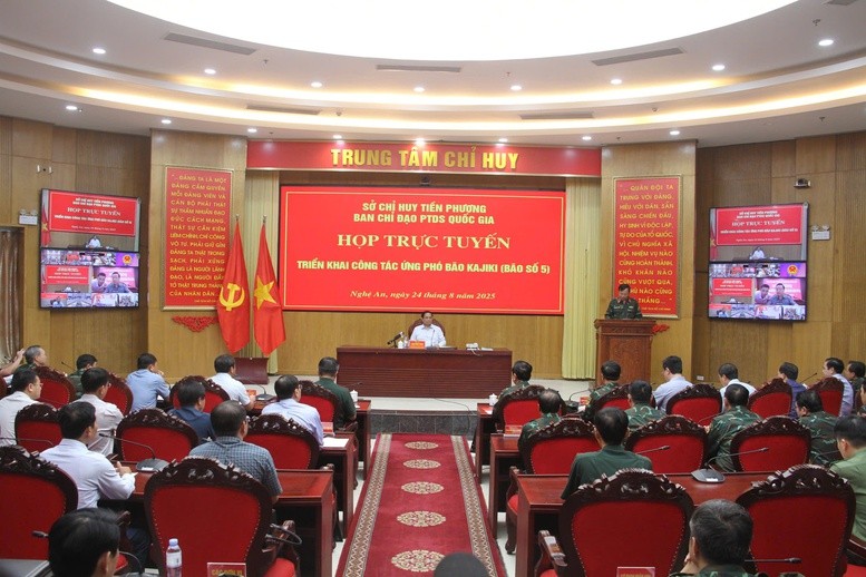 Thủ tướng họp khẩn triển khai công tác ứng phó với cơn bão số 5