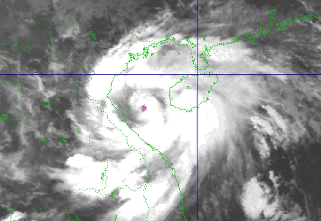 Tin bão mới nhất sáng 25/8: Bão Kajiki giật cấp 17, dự báo trưa nay sẽ đổ bộ vào đất liền