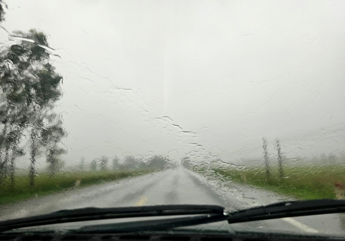 Bão số 5 bắt đầu gây mưa to, gió lớn tại các tỉnh Thanh Hóa, Nghệ An, Hà Tĩnh