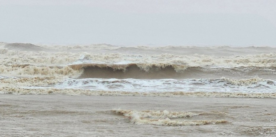 Bão số 5 bắt đầu gây mưa to, gió lớn tại các tỉnh Thanh Hóa, Nghệ An, Hà Tĩnh