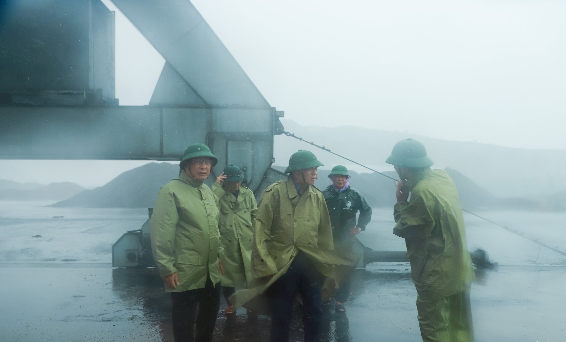 Lãnh đạo tỉnh Nghệ An tập trung chỉ đạo chống bão số 5