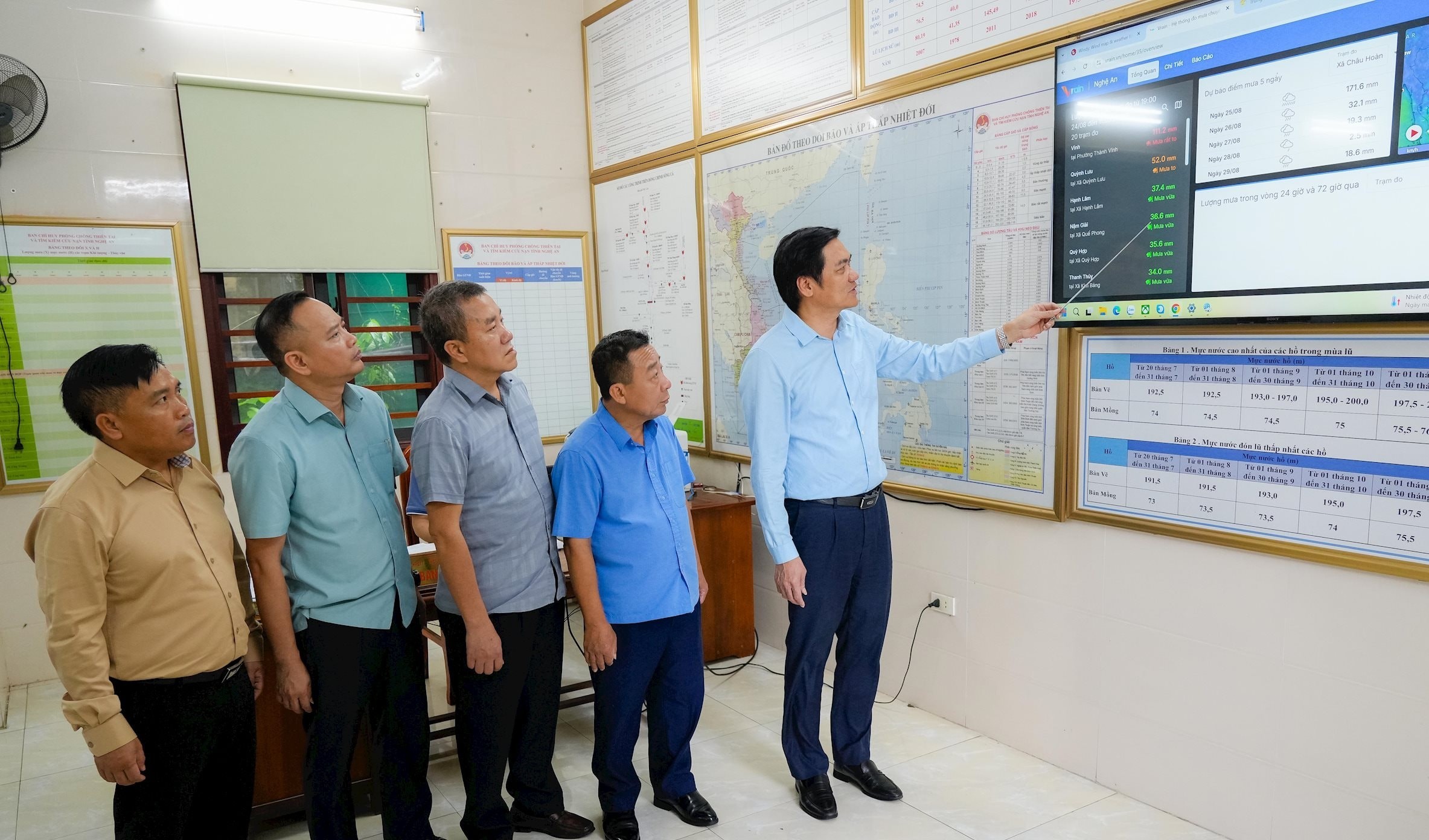 Lãnh đạo tỉnh Nghệ An tập trung chỉ đạo chống bão số 5