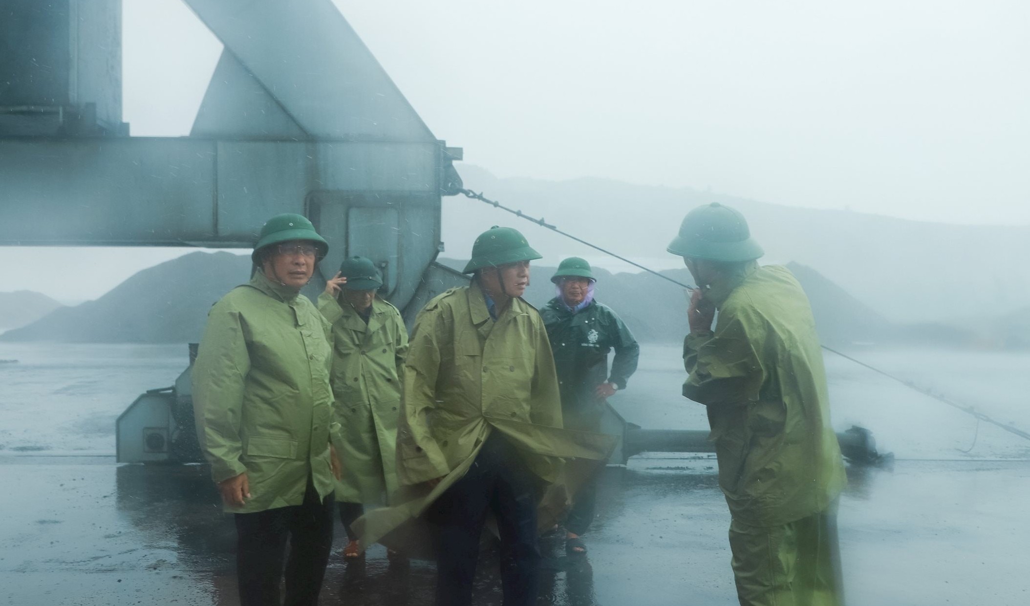 Lãnh đạo tỉnh Nghệ An tập trung chỉ đạo chống bão số 5