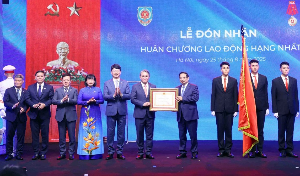 Ngành Tư pháp vinh dự đón nhận Huân chương Lao động hạng Nhất