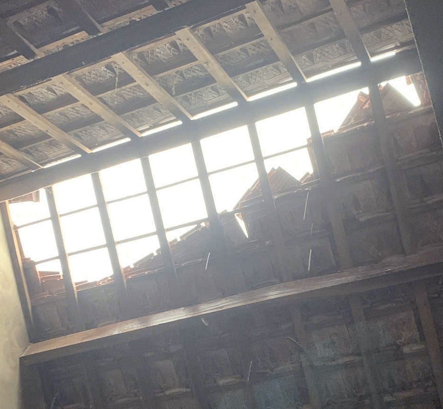 Mưa lớn, gió to, nhiều nơi ở Thanh Hóa - Nghệ An - Hà Tĩnh đã thiệt hại tài sản