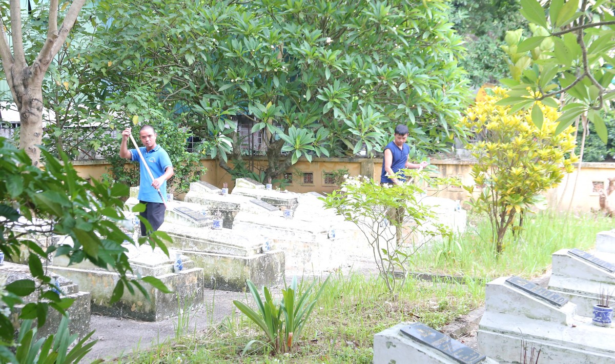 Bài 1: “Ngọn lửa