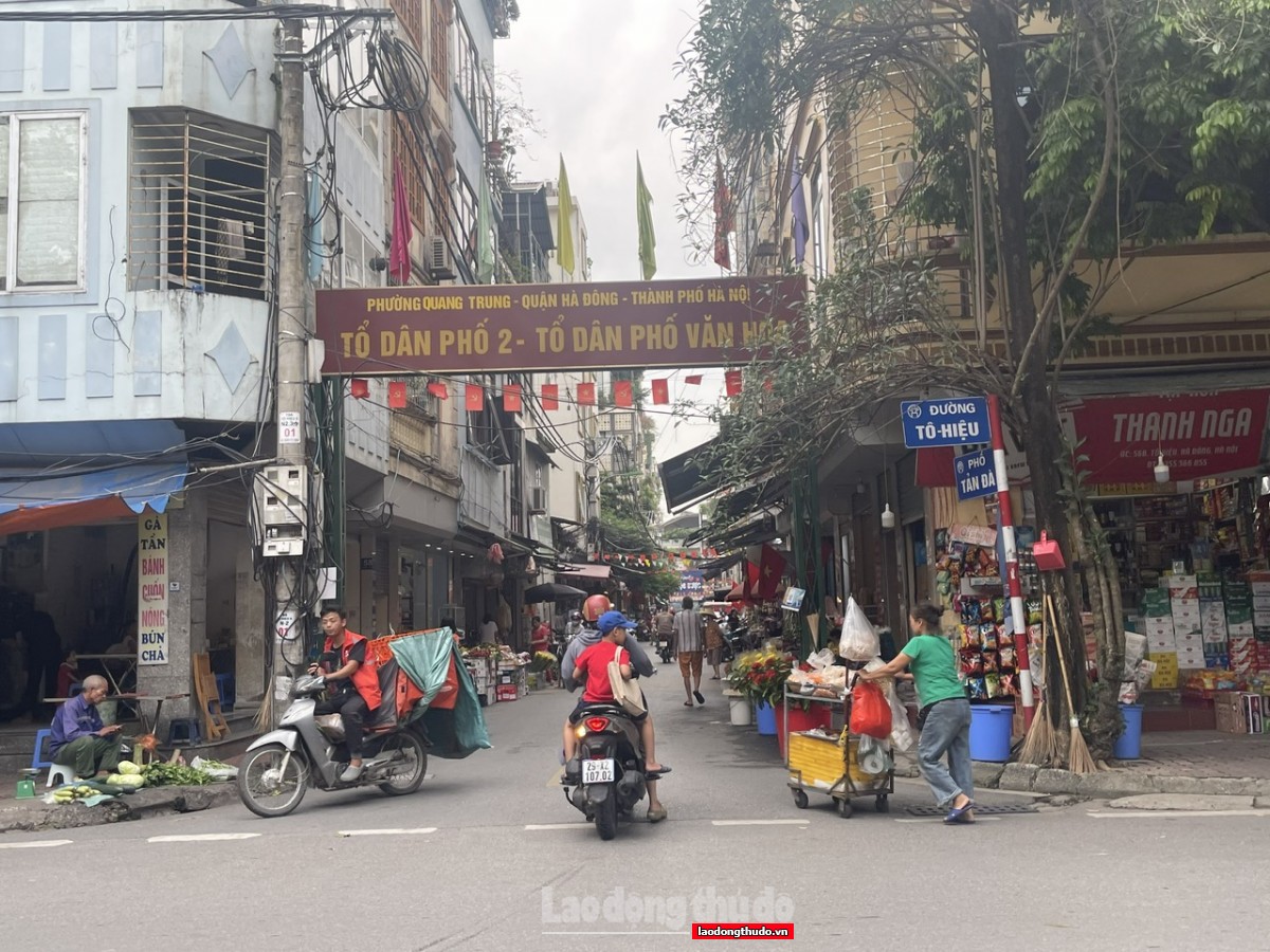 Xóa chợ cóc, chợ tạm ở Hà Nội: Cần giải pháp đồng bộ, quyết liệt