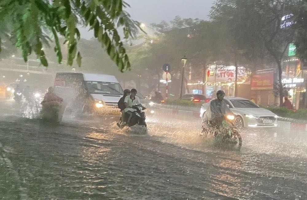 Dự báo thời tiết Hà Nội ngày 26/8: Mưa to sau bão số 5