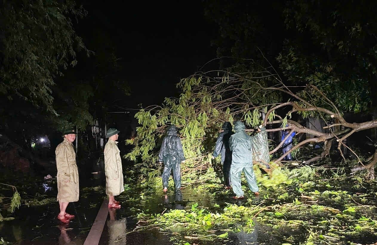 Nghệ An tập trung khắc phục hậu quả bão số 5