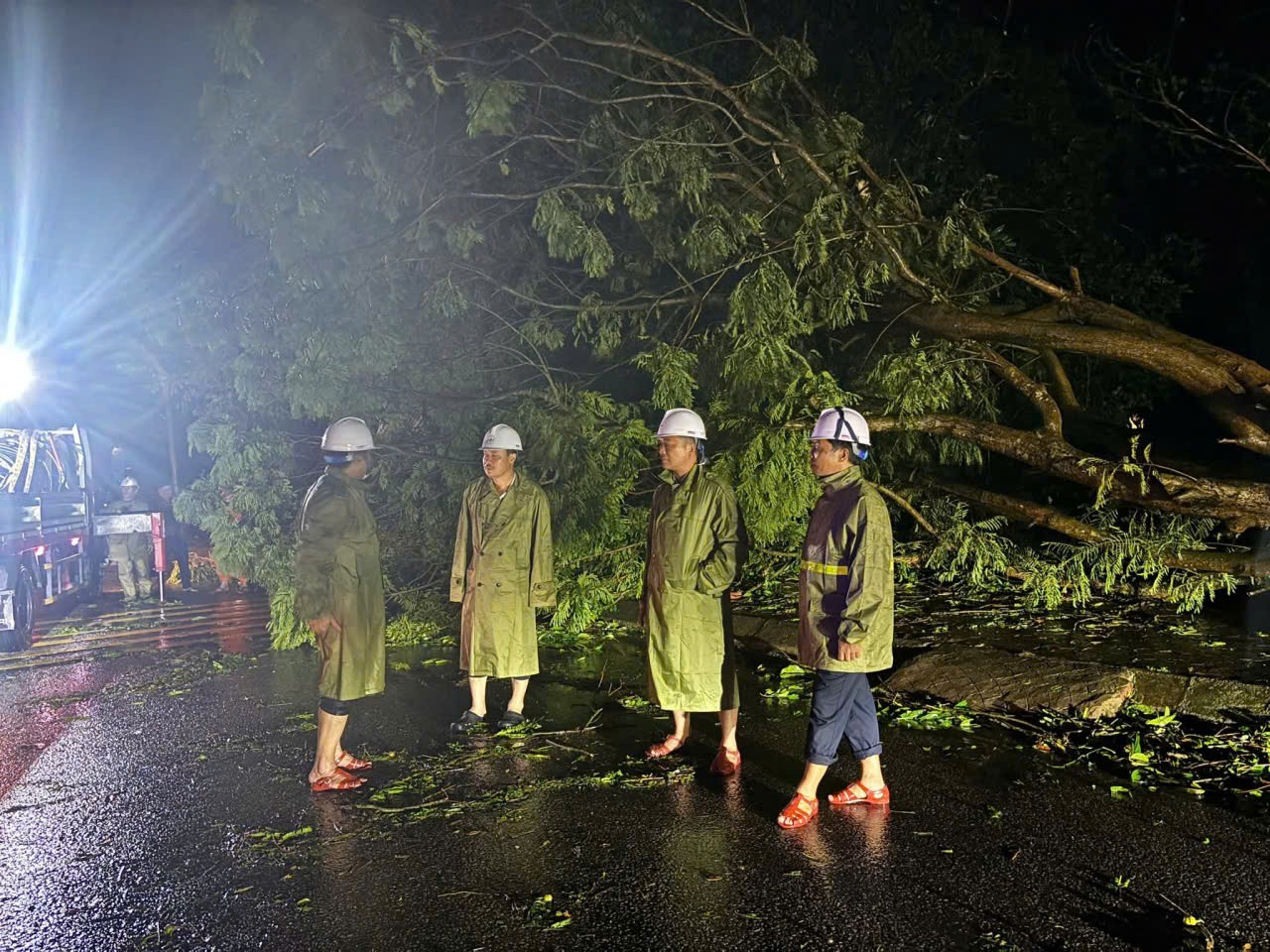 Nghệ An tập trung khắc phục hậu quả bão số 5