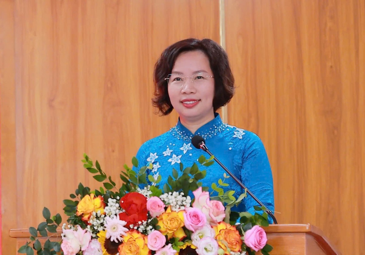 Phường Khương Đình trao tặng huy hiệu Đảng cho 188 đảng viên lão thành