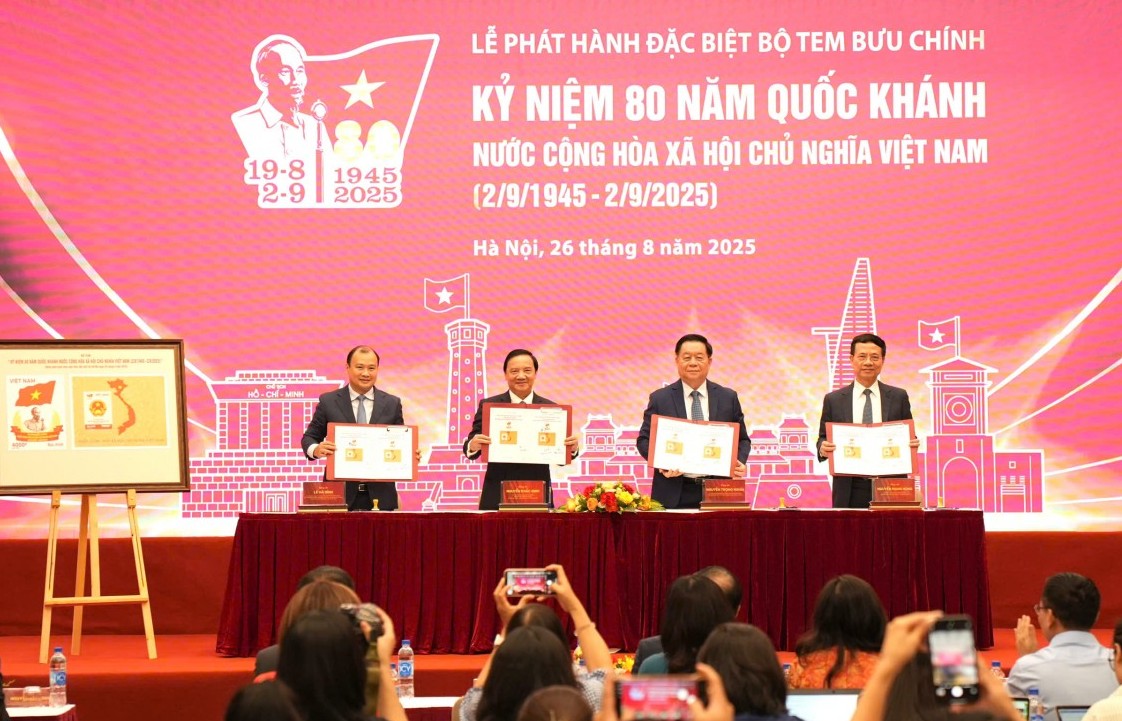 Phát hành đặc biệt bộ tem bưu chính kỷ niệm 80 năm ngày Quốc khánh