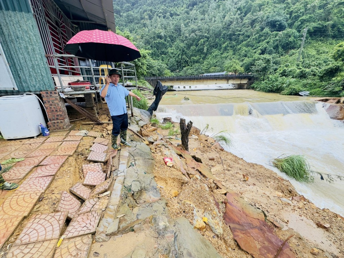 Ngoại thành Hà Nội căng mình ứng phó mưa lớn do hoàn lưu bão số 5