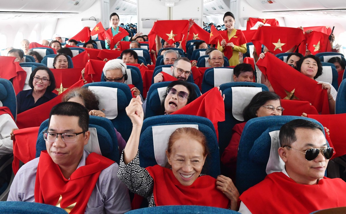 Vietnam Airlines thực hiện chuyến bay “Cất cánh tự hào Việt Nam” kỷ niệm 80 năm Quốc khánh 2/9 Vietnam Airlines thực hiện chuyến bay “Cất cánh tự hào Việt Nam” kỷ niệm 80 năm Quốc khánh 2/9