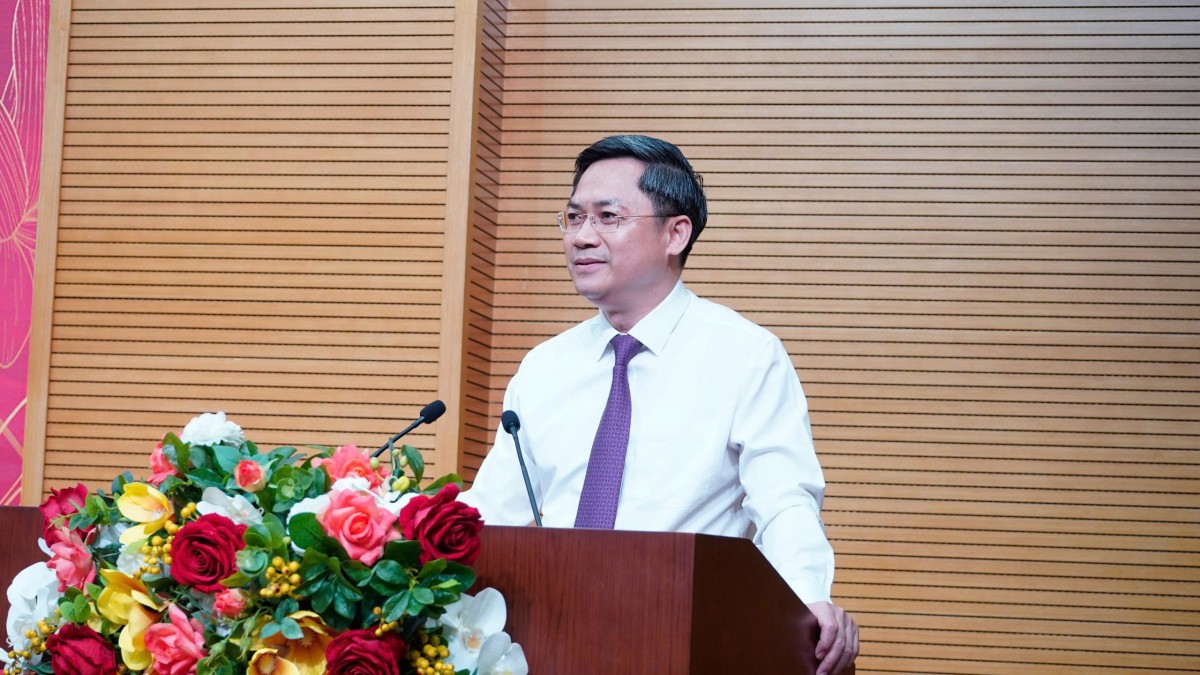 Đảng bộ phường Đống Đa vinh danh và tri ân những cống hiến to lớn của 188 đảng viên lão thành Đảng bộ phường Đống Đa tổ chức trao Huy hiệu Đảng đợt 2/9 cho 188 đảng viên lão thành