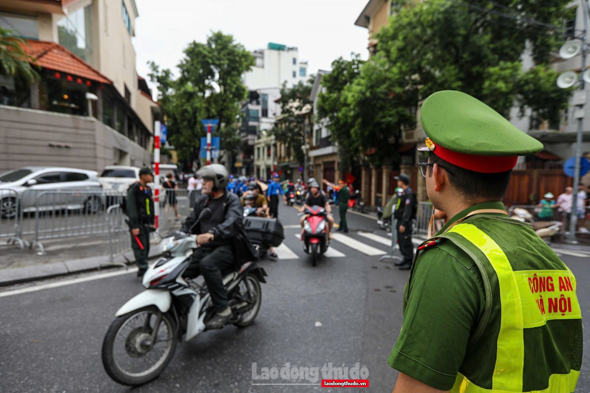 An ninh được thắt chặt trước giờ sơ duyệt diễu binh, diễu hành 27/8 An ninh thắt chặt trước giờ sơ duyệt diễu binh, diễu hành tối 27/8