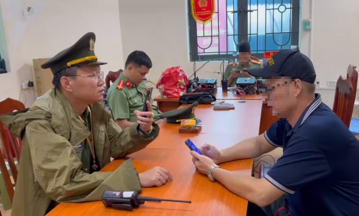 Xử lý nghiêm hành vi trục lợi  bán ghế giữ chỗ xem diễu binh