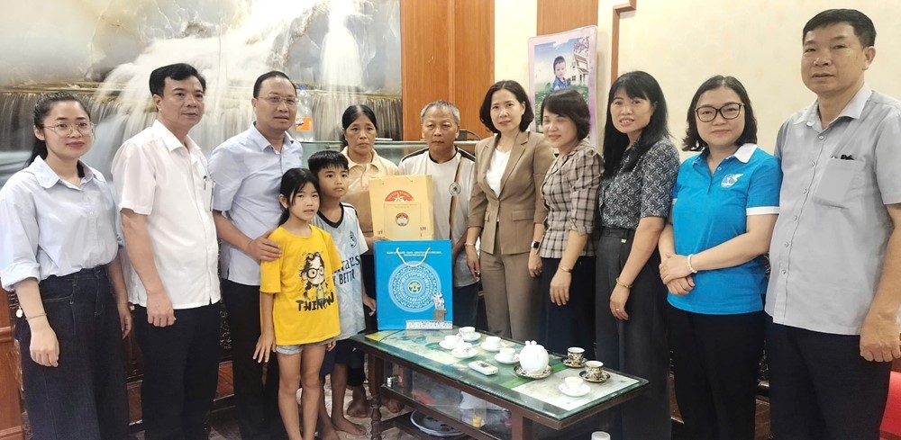 Mỗi gia đình cần nỗ lực vượt khó, vươn lên xây dựng cuộc sống ấm no, hạnh phúc