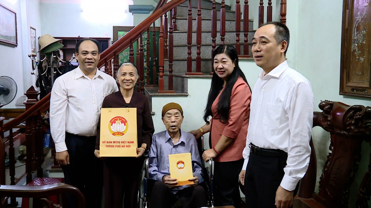 Mỗi gia đình cần nỗ lực vượt khó, vươn lên xây dựng cuộc sống ấm no, hạnh phúc