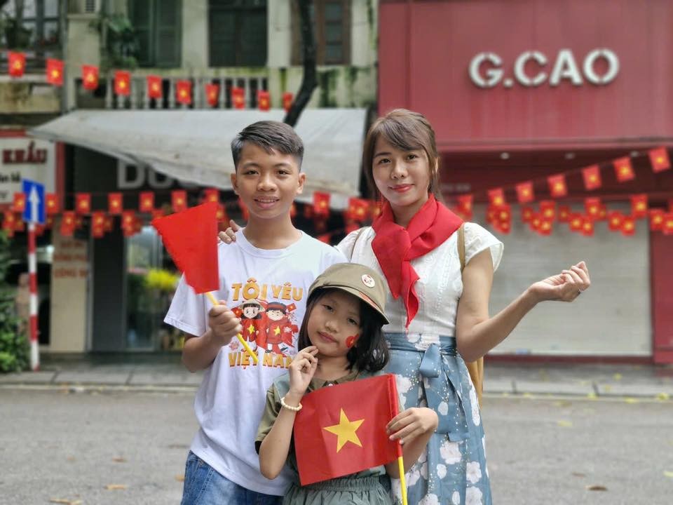 Live: Hàng vạn người dân, du khách xuống đường xem sơ duyệt diễu binh, diễu hành chuẩn bị cho Đại lễ 2/9