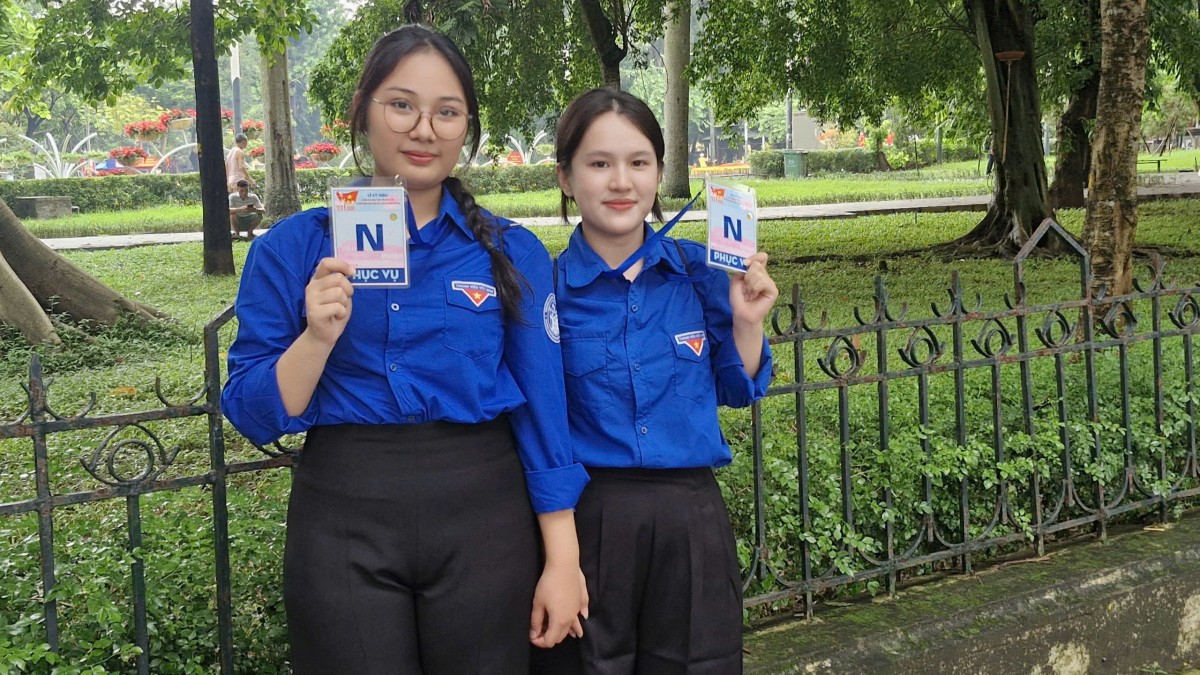 Hàng vạn người dân, du khách xuống đường xem sơ duyệt diễu binh, diễu hành chuẩn bị cho Đại lễ 2/9