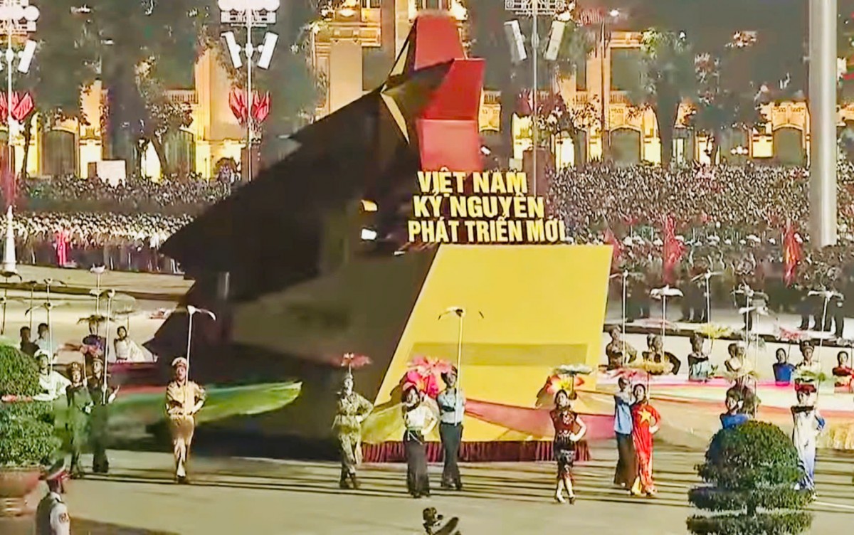 TRỰC TIẾP: Sơ duyệt cấp Nhà nước lễ diễu binh, diễu hành A80