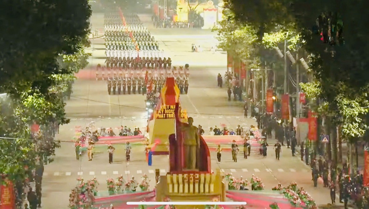 TRỰC TIẾP: Sơ duyệt cấp Nhà nước lễ diễu binh, diễu hành A80