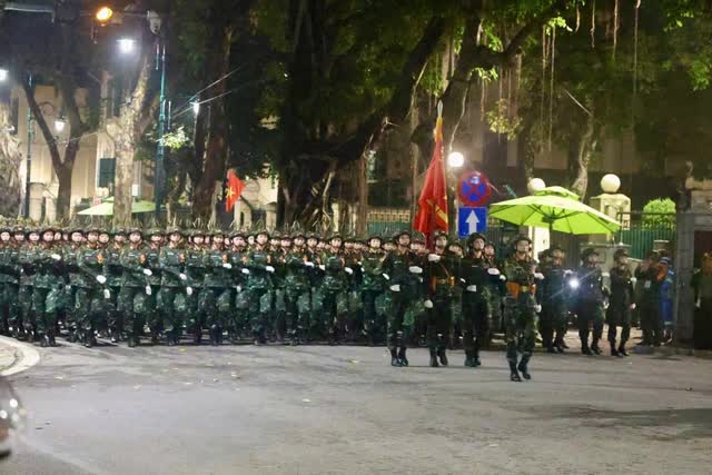 TRỰC TIẾP: Sơ duyệt cấp Nhà nước lễ diễu binh, diễu hành A80