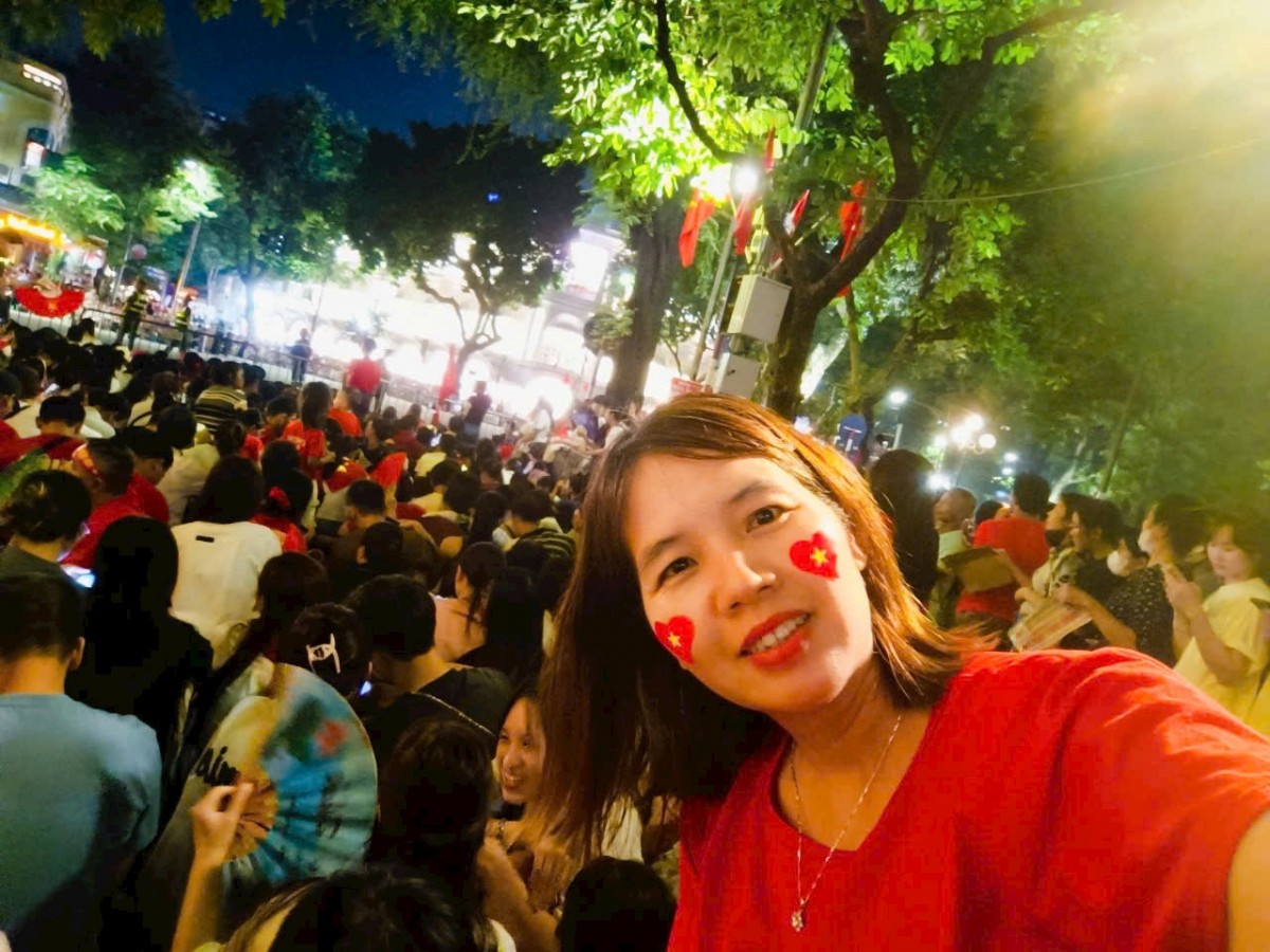 Hàng vạn người dân, du khách xuống đường xem sơ duyệt diễu binh, diễu hành chuẩn bị cho Đại lễ 2/9