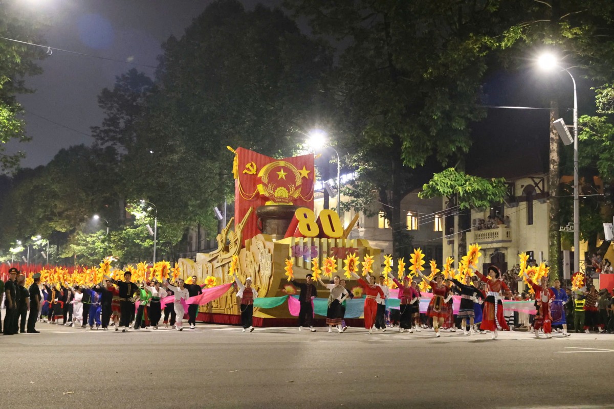 TRỰC TIẾP: Sơ duyệt cấp Nhà nước lễ diễu binh, diễu hành A80