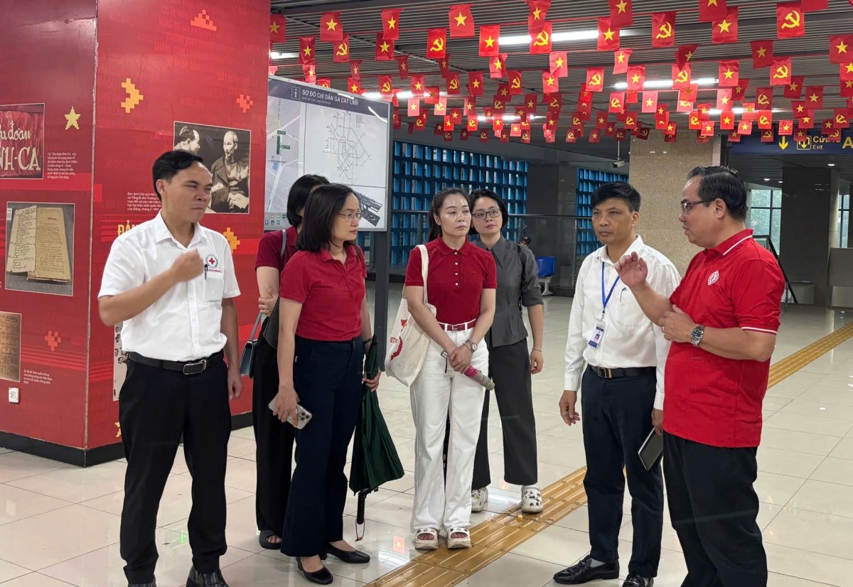Hội Chữ thập đỏ Việt Nam lập 6 điểm sơ cấp cứu tại các nhà ga đảm bảo sức khỏe cho nhân dân Hội Chữ thập đỏ Việt Nam lập 6 điểm sơ cấp cứu tại các nhà ga đảm bảo sức khỏe cho nhân dân