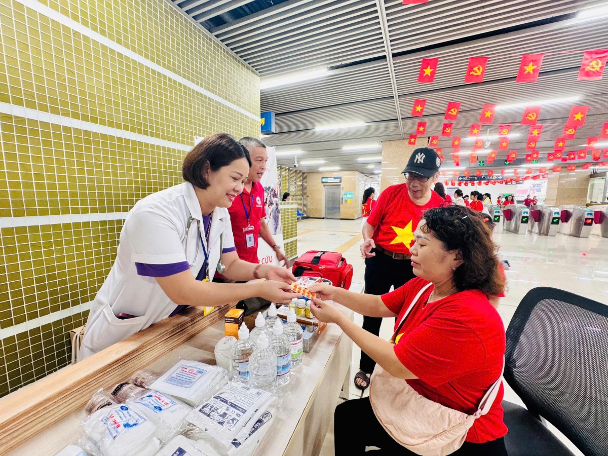 Hội Chữ thập đỏ Việt Nam triển khai 6 điểm sơ cấp cứu tại các nhà ga phục vụ Đại lễ 2/9 Hội Chữ thập đỏ Việt Nam lập 6 điểm sơ cấp cứu tại các nhà ga đảm bảo sức khỏe cho nhân dân