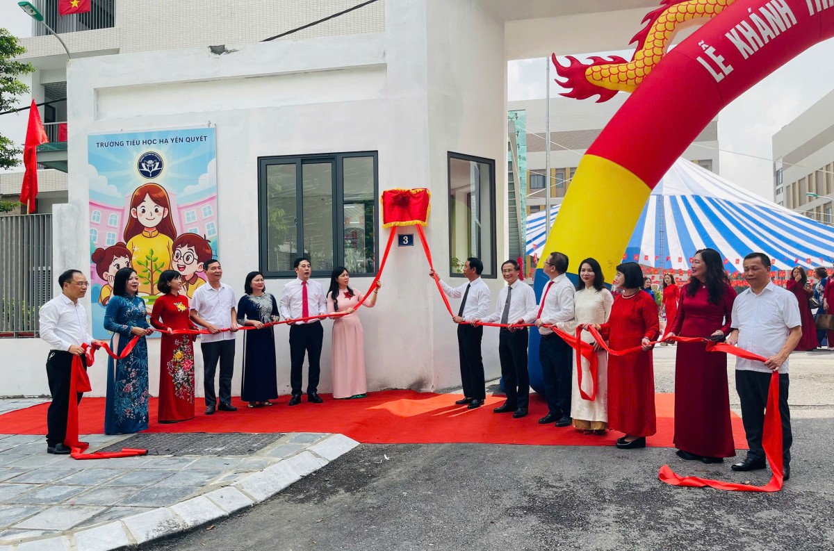 Phường Cầu Giấy gắn biển công trình chào mừng Quốc khánh 2/9