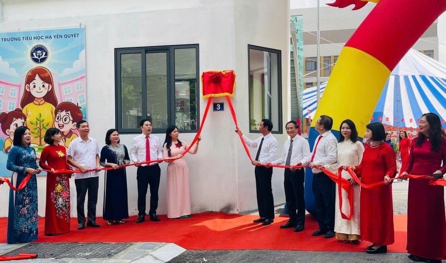 Phường Cầu Giấy gắn biển công trình chào mừng Quốc khánh 2/9